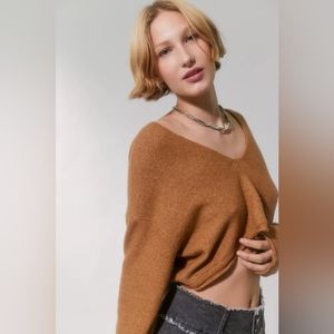 BDG - Valeria Cropped V-Neck Sweater